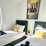 Skyadria Penthouse 维尔