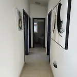 Skyadria Penthouse فير