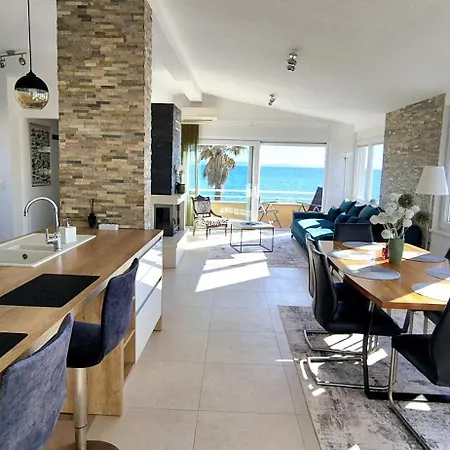 Skyadria Penthouse Вир
